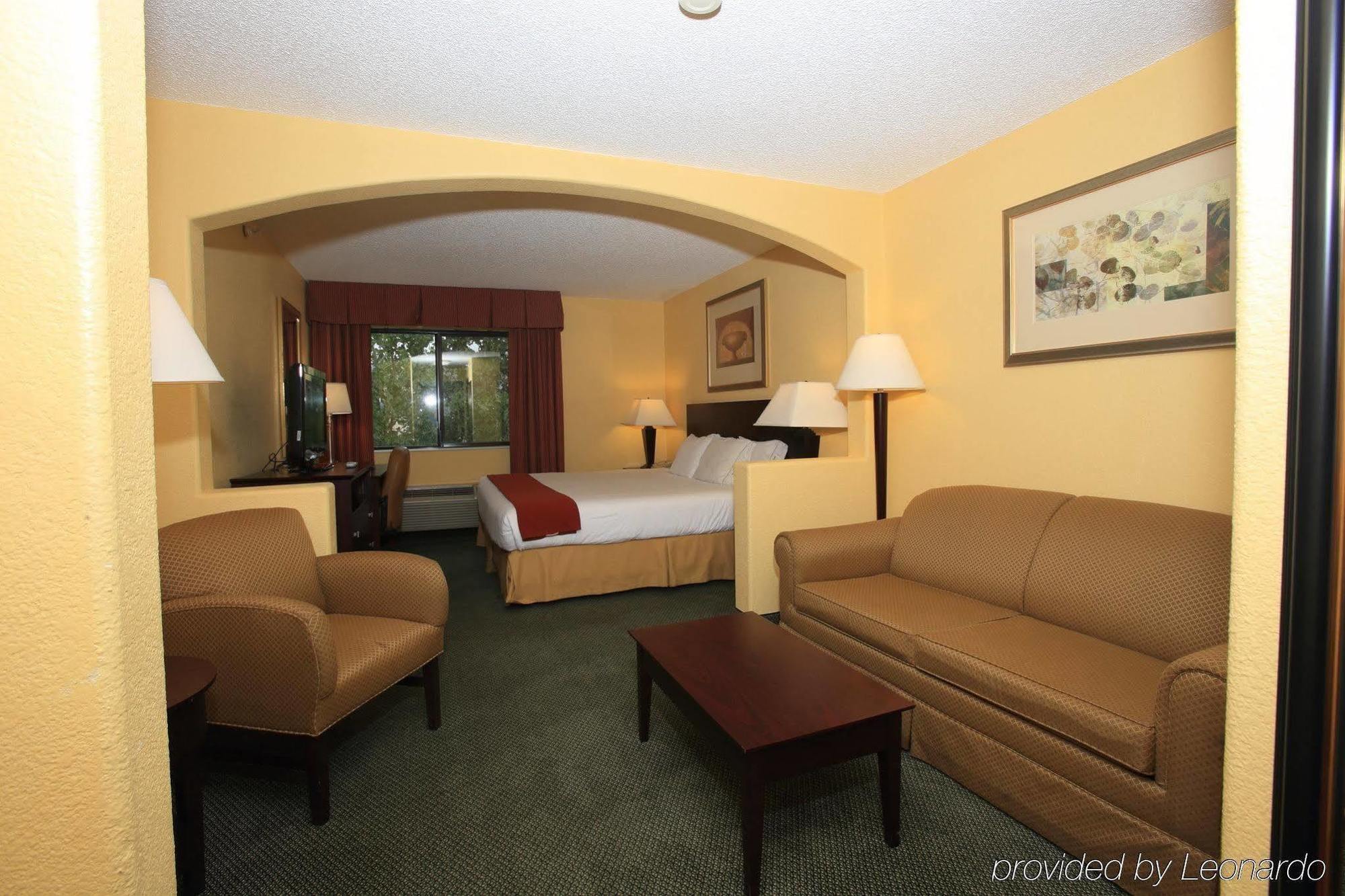 Express & North By Ihg Hotel
