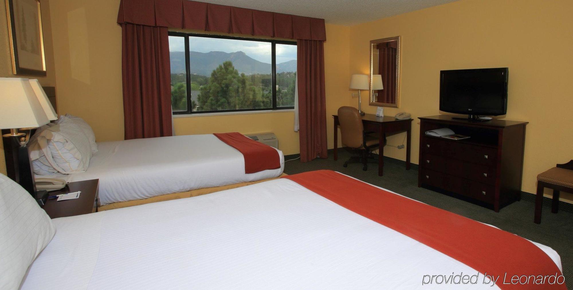 Express & North By Ihg Hotel 2*